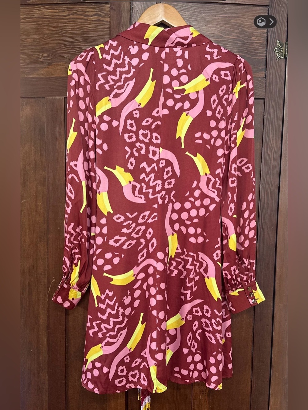 ⭐️HP⭐️! FARM RIO Toucanissimo! Cocktail Mini-Mock-Wrap Dress in Burgundy/Yellow - Picture 6 of 16